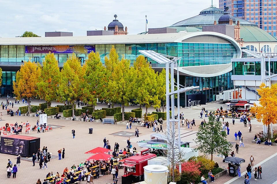 Frankfurter_Buchmesse_2025_-_Forum.jpg
