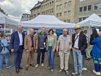 Gruppenfoto mit Kooperationspartnern und Dr. Stefan Lock.jpeg