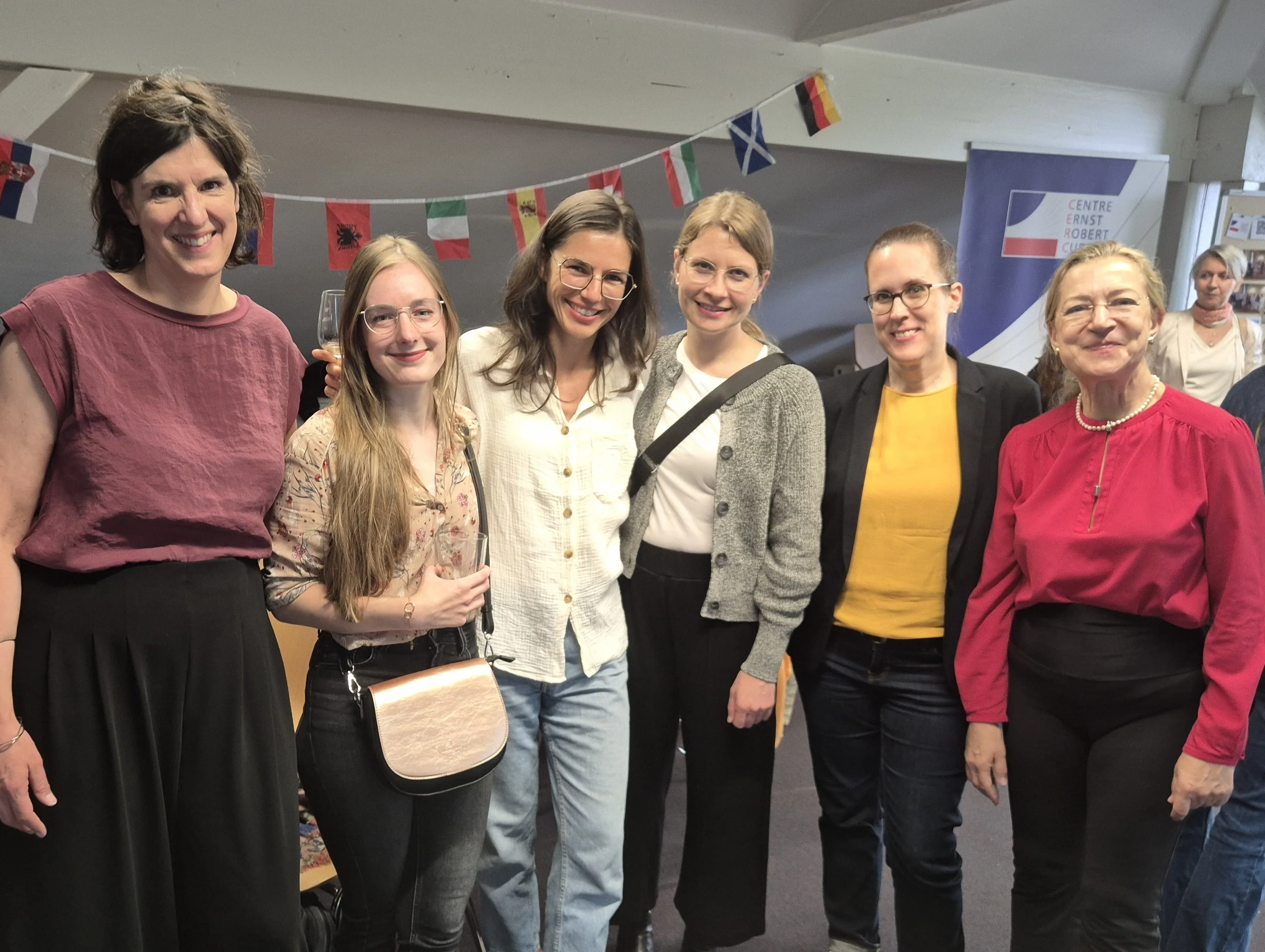 Christina Schröer, Désirée Cremer, Anke Grutschus, Elena Llamas Pombo und Mitarbeiterinnen der DFS