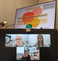 Referentinnen Achterberg und Droin im Gespräch mit Moderator Noll